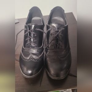 Size 8.5 womens black heels